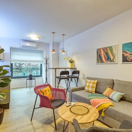 Arta Volosko Apartment *